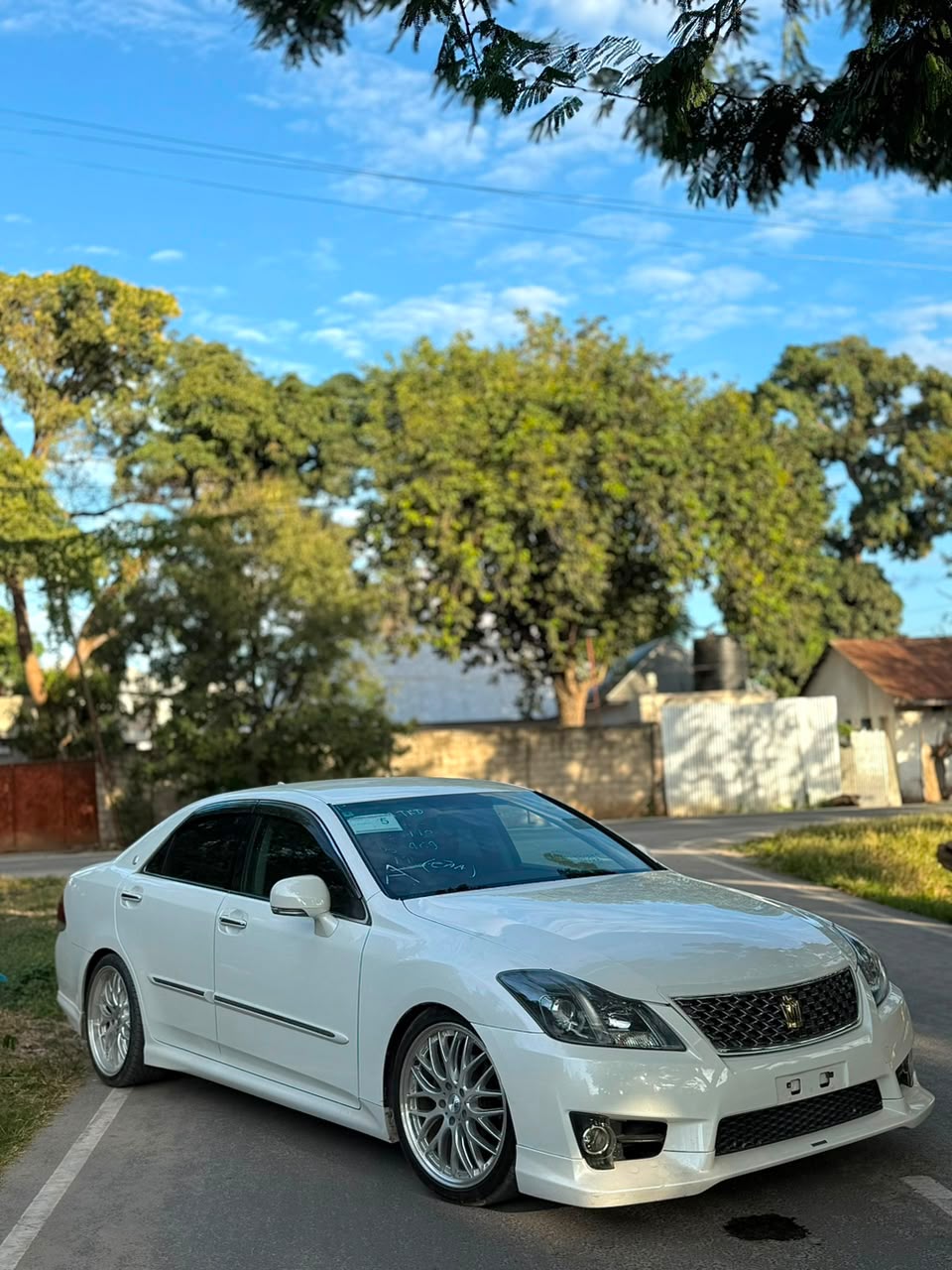 TOYOTA CROWN ATHLETES